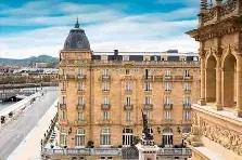 开云体育在线-圣塞瓦斯蒂安主帅紧急调整阵容，欲打破僵局()