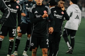 开云官方在线-法兰克福客场逆转失败，德甲争冠形势严峻()